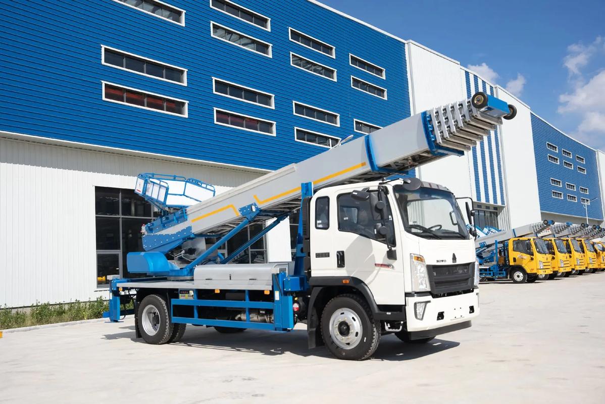 西充出租云梯车高空作业车 建筑垃圾搬运