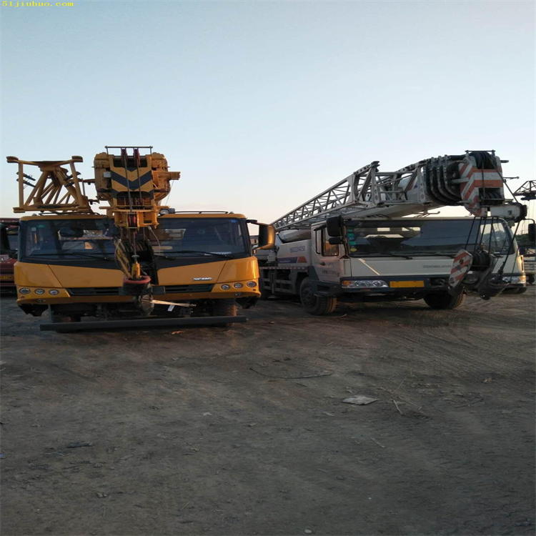 西充吊车吊挖机正确办法